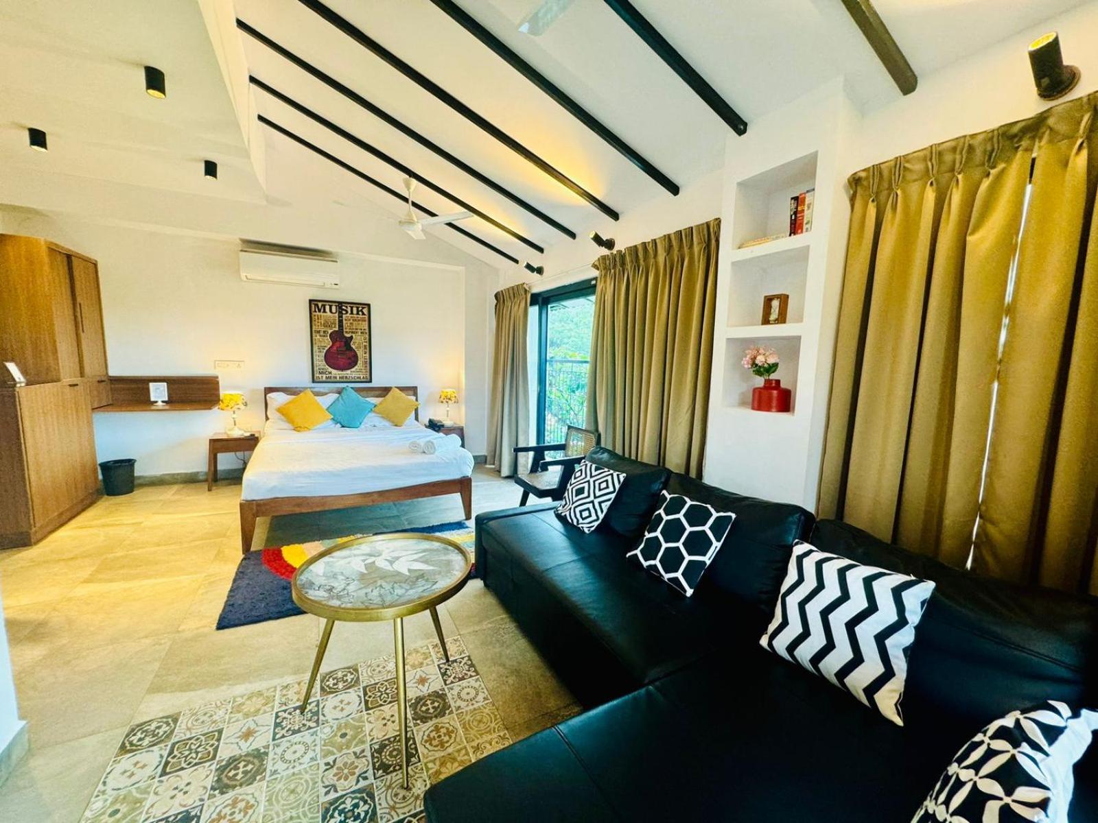 Half Hotel, Калангуте Екстериор снимка